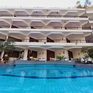 rezeiky-campsite.hotels-luxor-egypt.com/